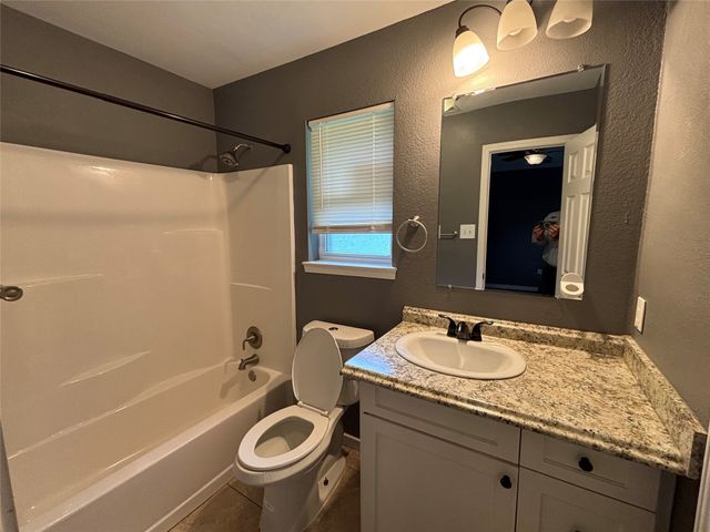 619 Allencrest Drive, White Settlement, TX 76108