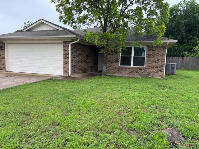 619 Allencrest Drive, White Settlement, TX 76108