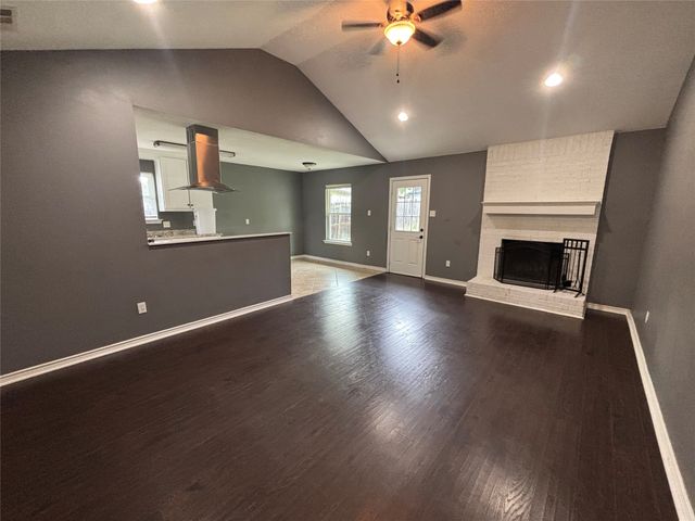 619 Allencrest Drive, White Settlement, TX 76108