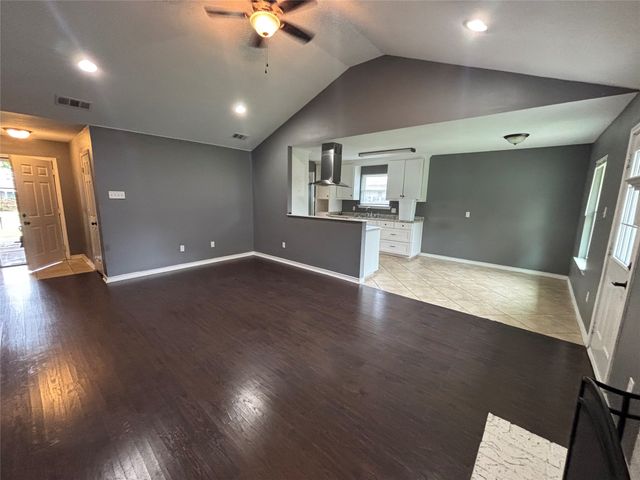 619 Allencrest Drive, White Settlement, TX 76108