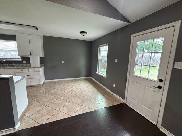 619 Allencrest Drive, White Settlement, TX 76108
