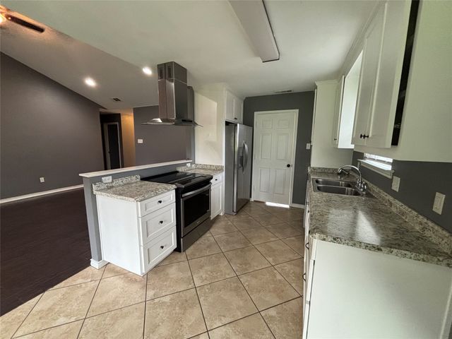 619 Allencrest Drive, White Settlement, TX 76108
