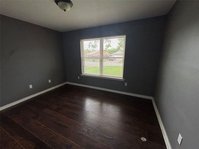 619 Allencrest Drive, White Settlement, TX 76108