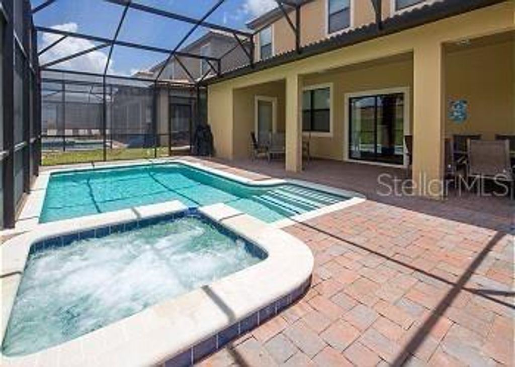 Image 4 of property listing at 1477 ROLLING FAIRWAY DRIVE, Davenport, FL 33896
