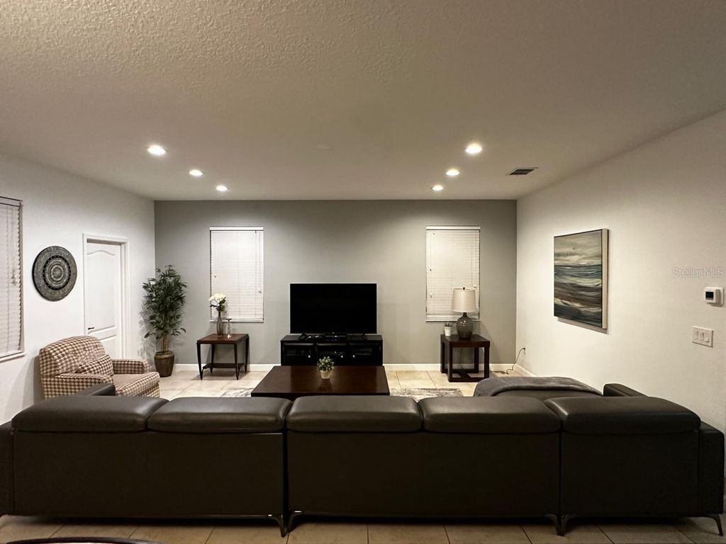 Image 38 of property listing at 1477 ROLLING FAIRWAY DRIVE, Davenport, FL 33896