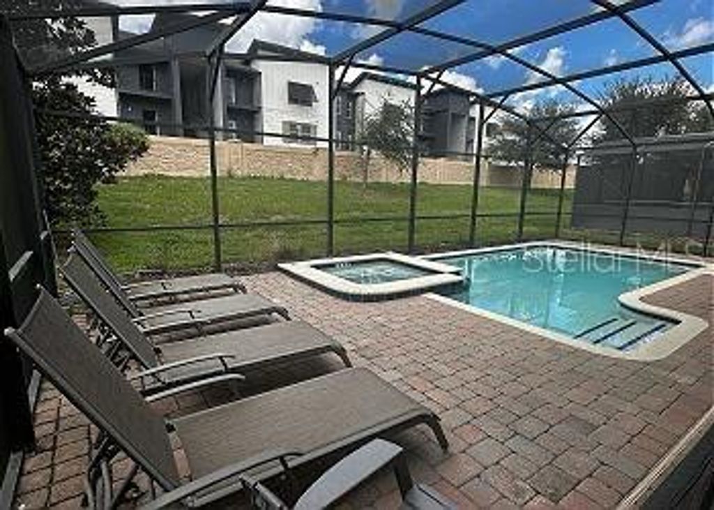 Image 5 of property listing at 1477 ROLLING FAIRWAY DRIVE, Davenport, FL 33896