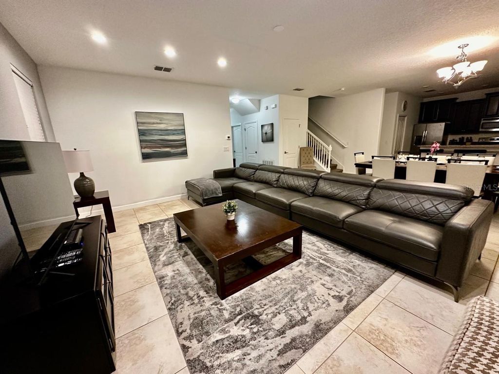Image 10 of property listing at 1477 ROLLING FAIRWAY DRIVE, Davenport, FL 33896
