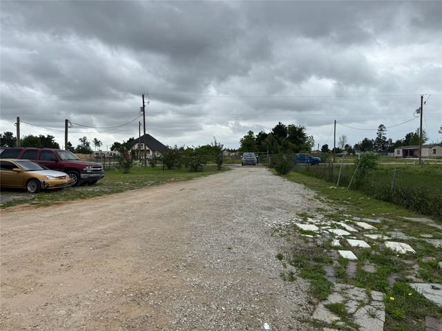 108 Road 5126, Cleveland, TX 77327