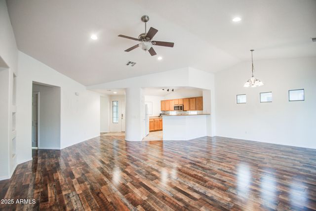 2586 W BARTLETT Way, San Tan Valley, AZ 85144