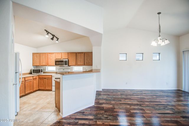 2586 W BARTLETT Way, San Tan Valley, AZ 85144