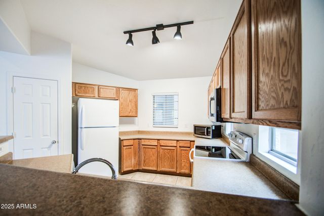 2586 W BARTLETT Way, San Tan Valley, AZ 85144