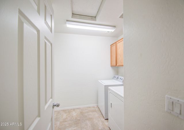 2586 W BARTLETT Way, San Tan Valley, AZ 85144