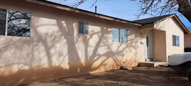 336 Conchas Street NE, Albuquerque, NM 87123