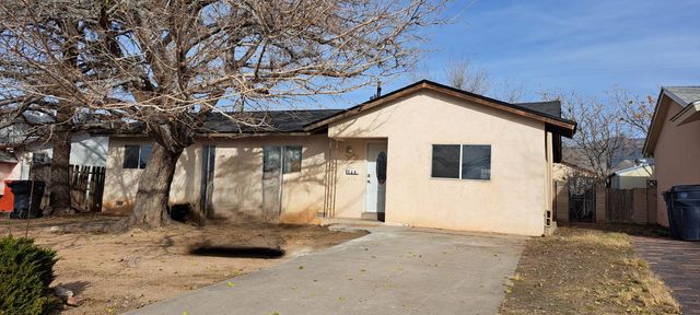 336 Conchas Street NE, Albuquerque, NM 87123