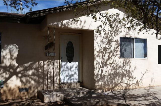 336 Conchas Street NE, Albuquerque, NM 87123