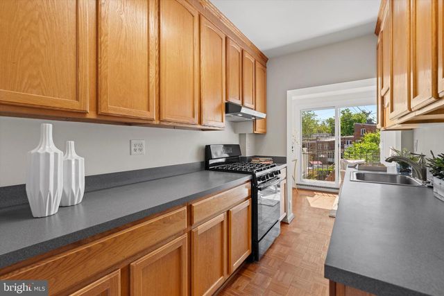 1713 SURREY LN NW, Washington, DC 20007