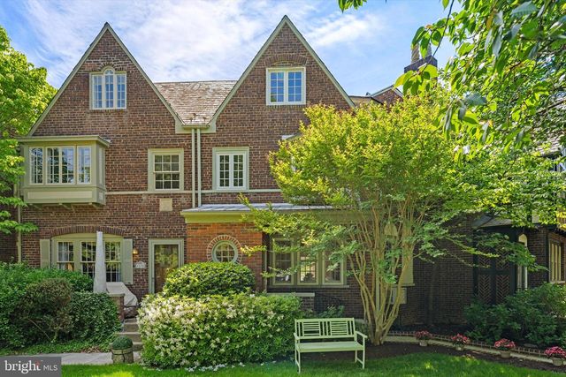 1713 SURREY LN NW, Washington, DC 20007