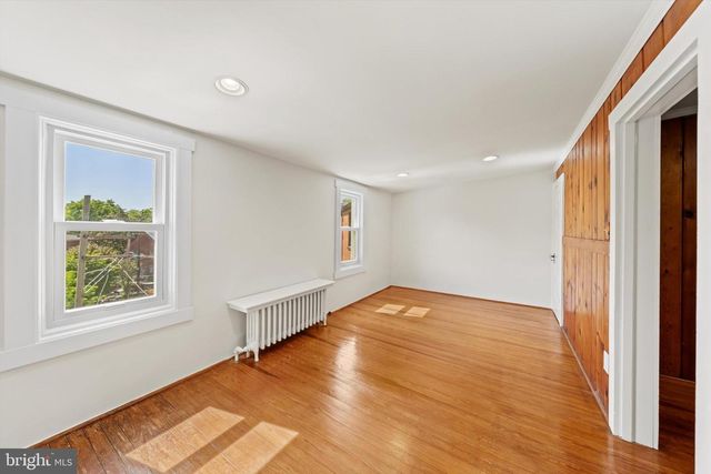 1713 SURREY LN NW, Washington, DC 20007