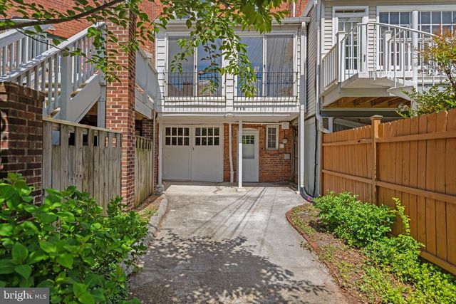1713 SURREY LN NW, Washington, DC 20007