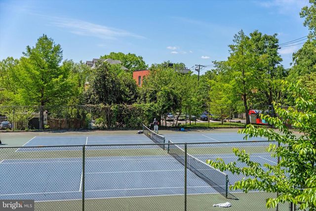 1713 SURREY LN NW, Washington, DC 20007