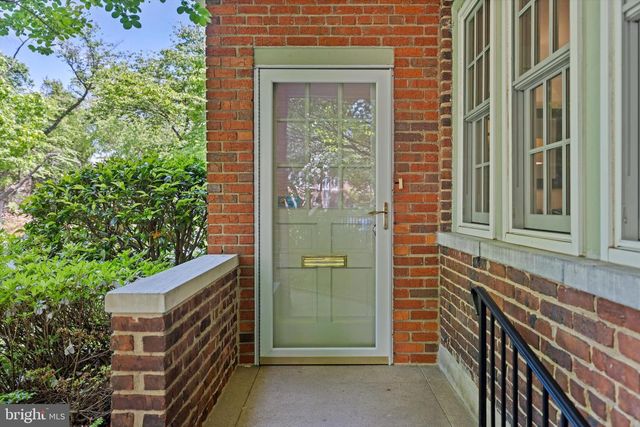 1713 SURREY LN NW, Washington, DC 20007