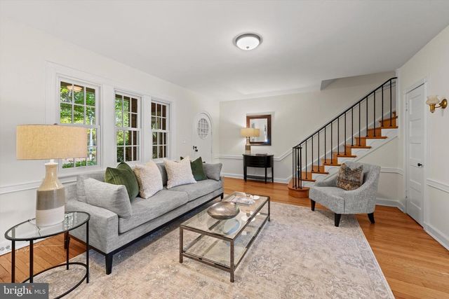 1713 SURREY LN NW, Washington, DC 20007