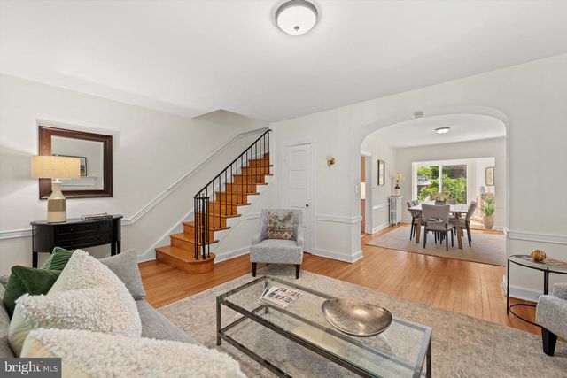 1713 SURREY LN NW, Washington, DC 20007