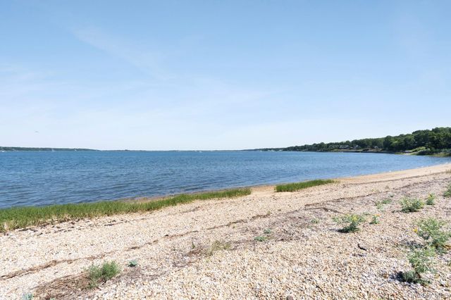 21 Breeze Hill Road, East Hampton, NY 11937