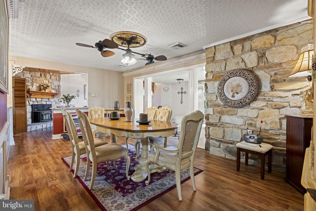 896 PINE HILL RD, Philadelphia, PA 19115