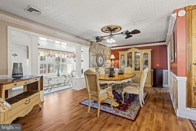 896 PINE HILL RD, Philadelphia, PA 19115