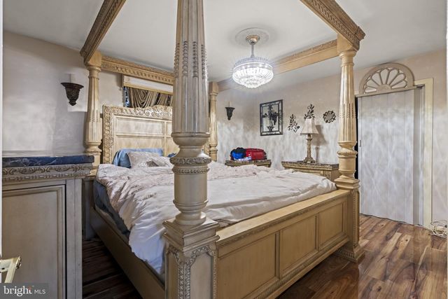 896 PINE HILL RD, Philadelphia, PA 19115