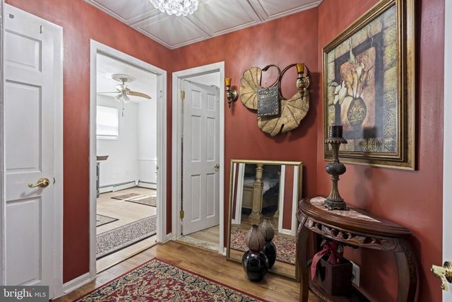 896 PINE HILL RD, Philadelphia, PA 19115