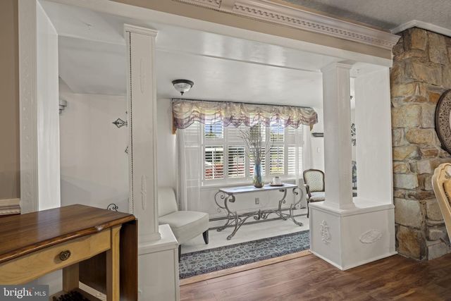 896 PINE HILL RD, Philadelphia, PA 19115