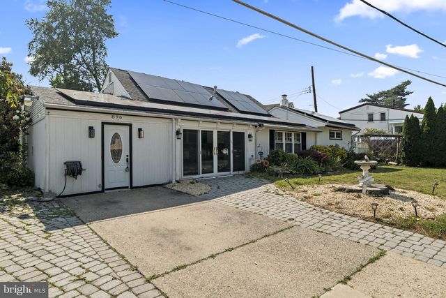 896 PINE HILL RD, Philadelphia, PA 19115