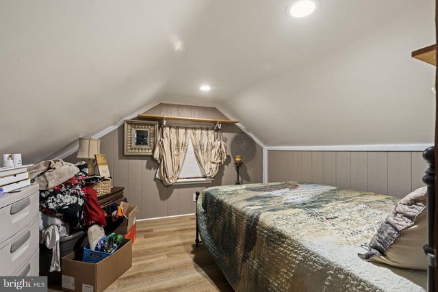 896 PINE HILL RD, Philadelphia, PA 19115