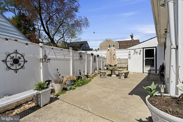 896 PINE HILL RD, Philadelphia, PA 19115