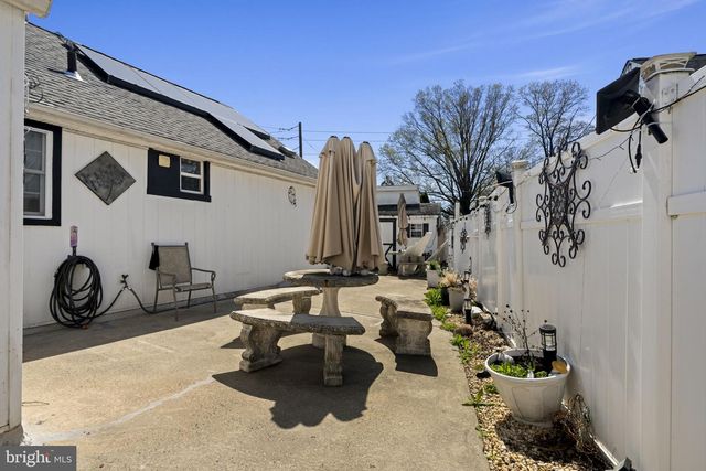 896 PINE HILL RD, Philadelphia, PA 19115