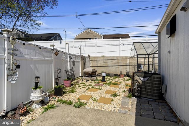 896 PINE HILL RD, Philadelphia, PA 19115