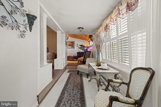 896 PINE HILL RD, Philadelphia, PA 19115