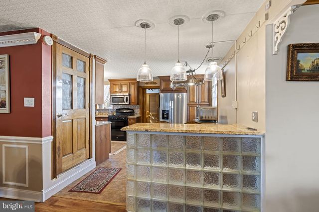 896 PINE HILL RD, Philadelphia, PA 19115