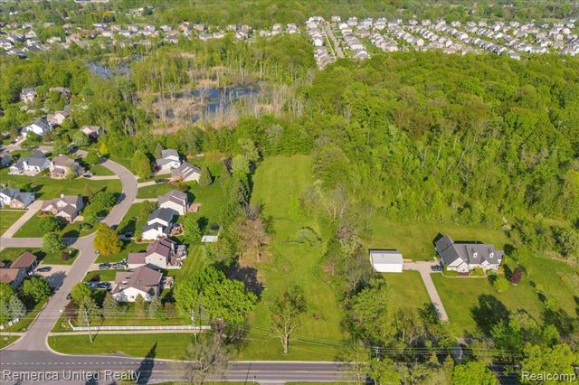 25100 Martindale Road, South Lyon, MI 48178