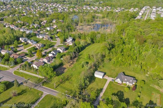 25100 Martindale Road, South Lyon, MI 48178
