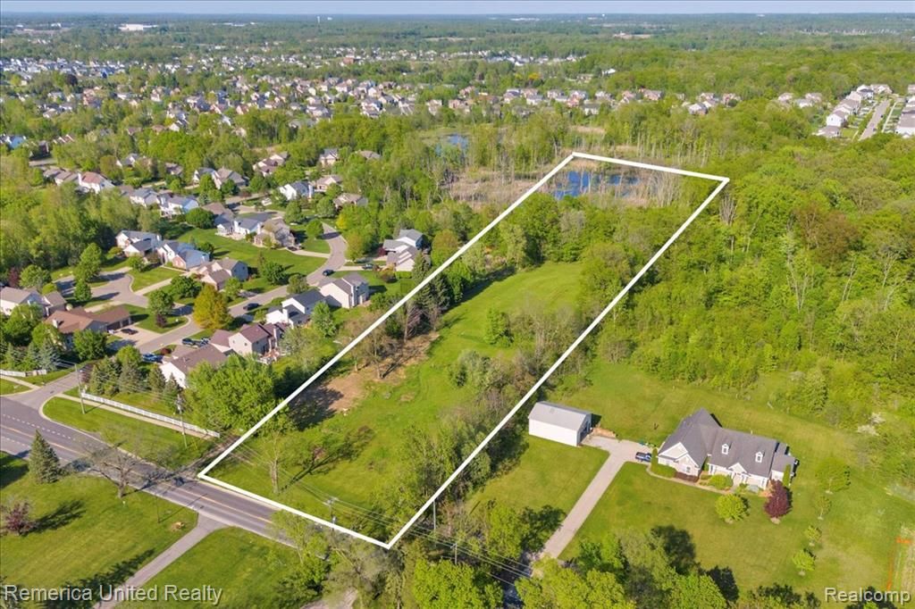 25100 Martindale Road, South Lyon, MI 48178