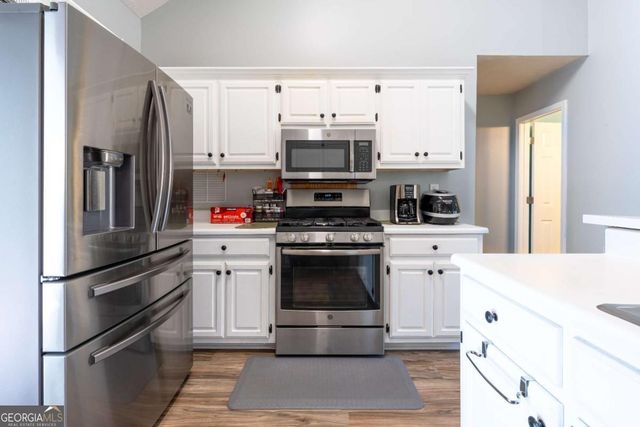 727 Eight Point Court, Suwanee, GA 30024