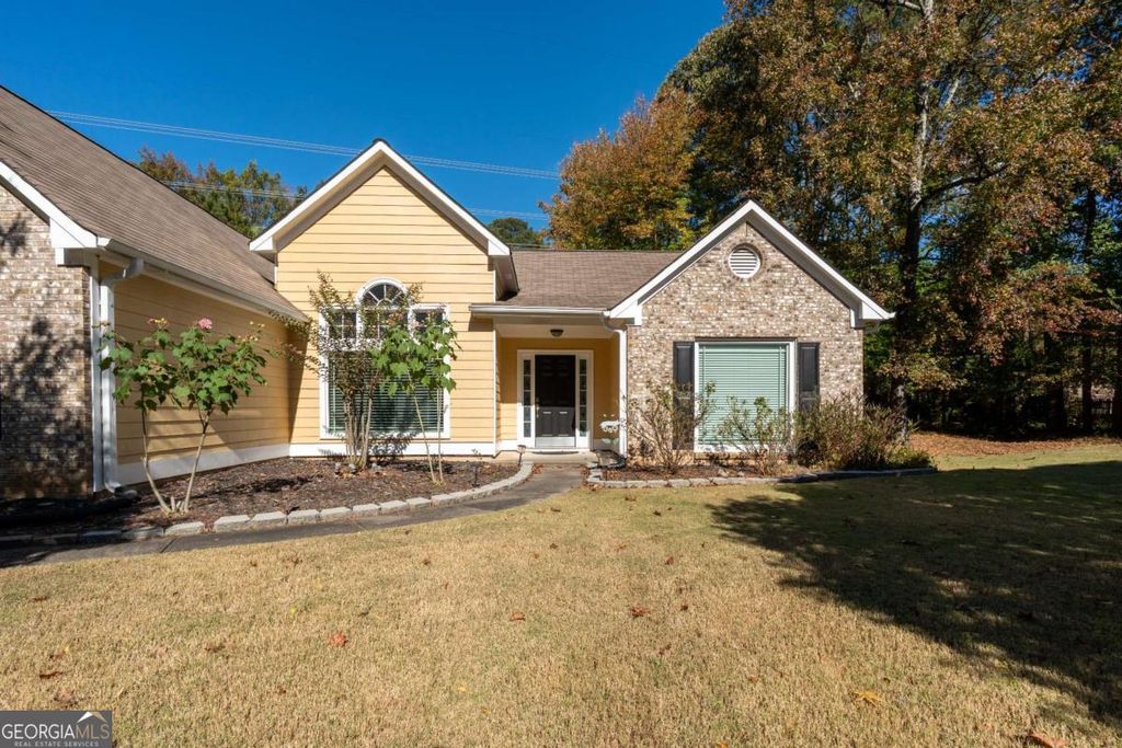 727 Eight Point Court, Suwanee, GA 30024