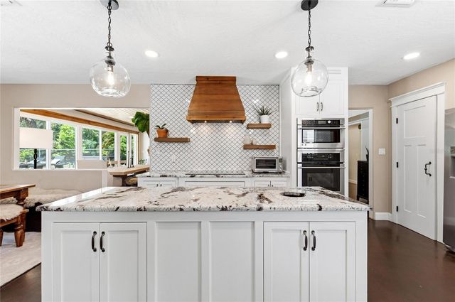 2515 49TH STREET, Sarasota, FL 34234