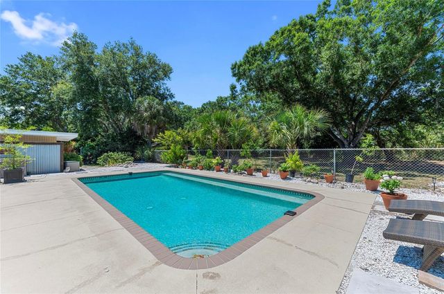 2515 49TH STREET, Sarasota, FL 34234