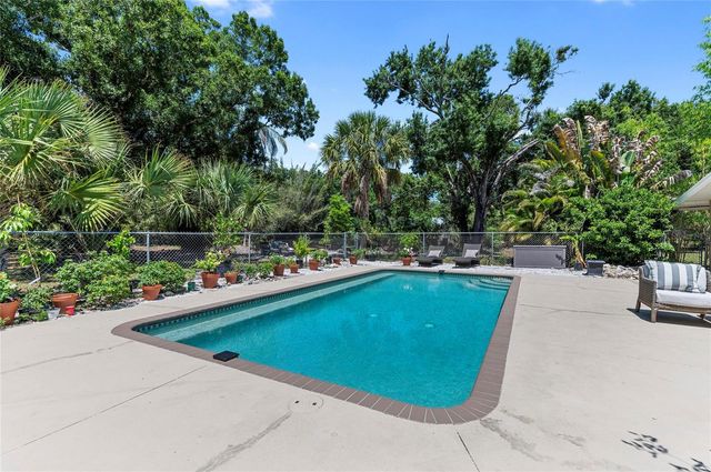 2515 49TH STREET, Sarasota, FL 34234