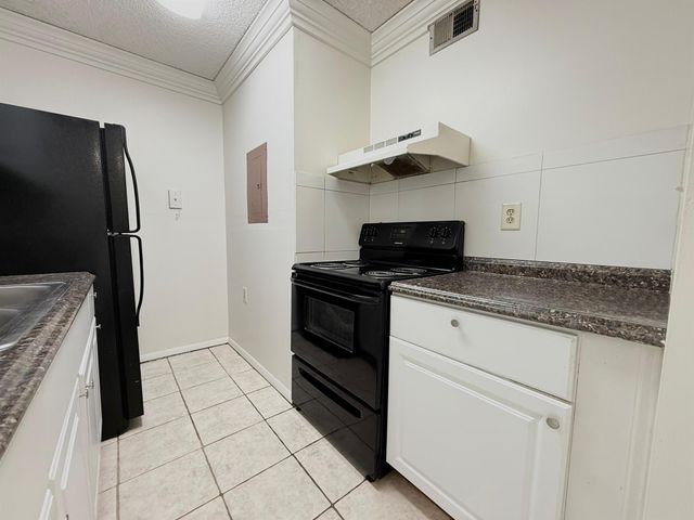 1127 Lake Terry Drive J, West Palm Beach, FL 33411