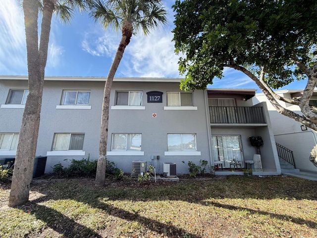 1127 Lake Terry Drive J, West Palm Beach, FL 33411